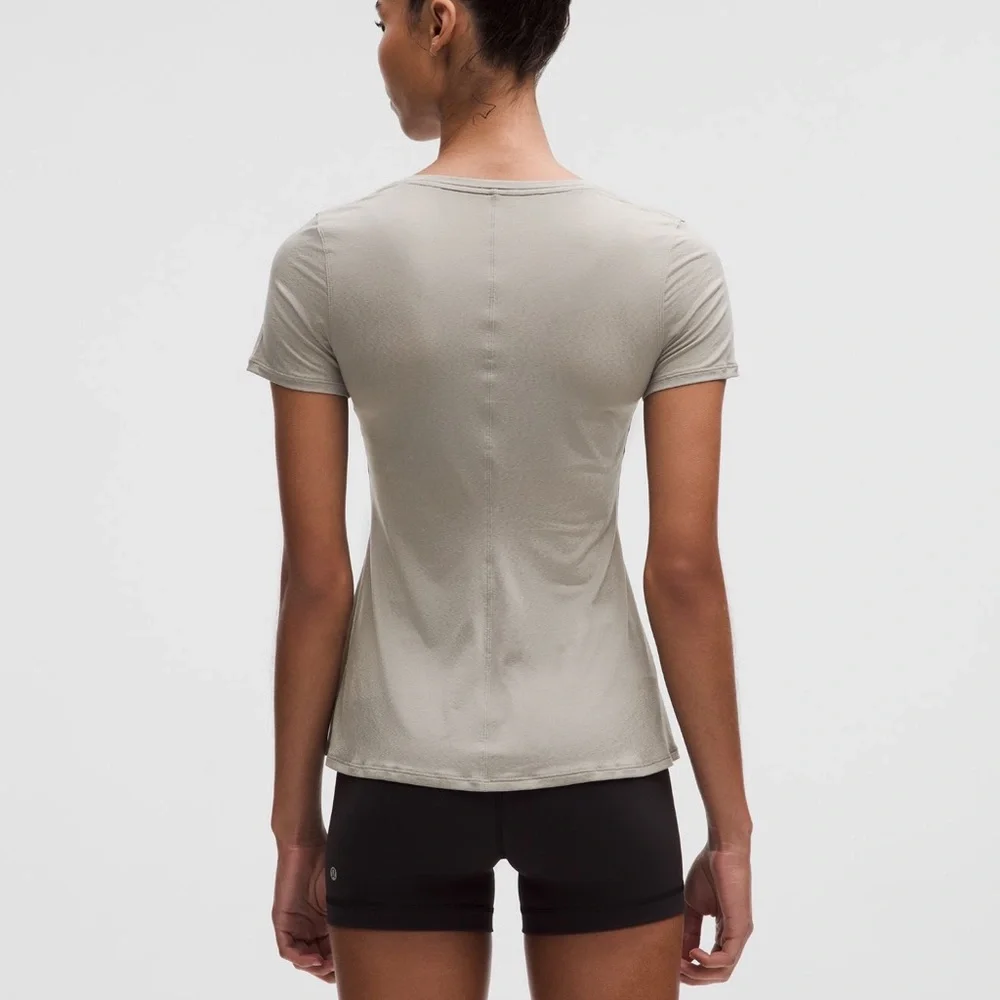 lululemon athletica Flowy Hem Short Sleeve - Picture 2 of 6